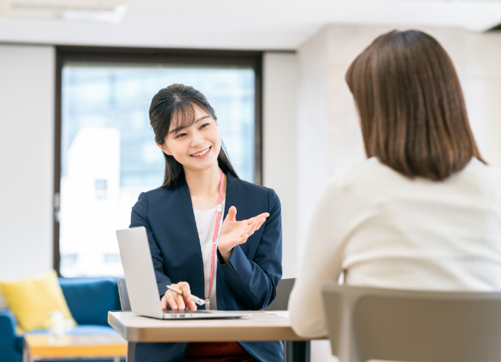 女性スタッフの丁寧なディレクション